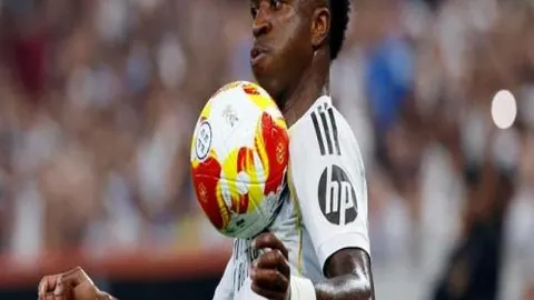 中国女足唐佳丽25脚绝杀荷兰，谱写足球传奇篇章